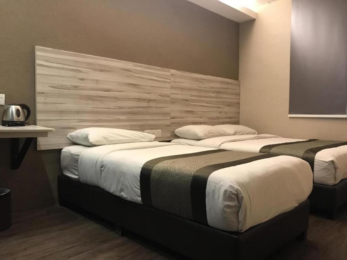 Hotel Austin Paradise - Taman Pulai Utama Секудаи Экстерьер фото