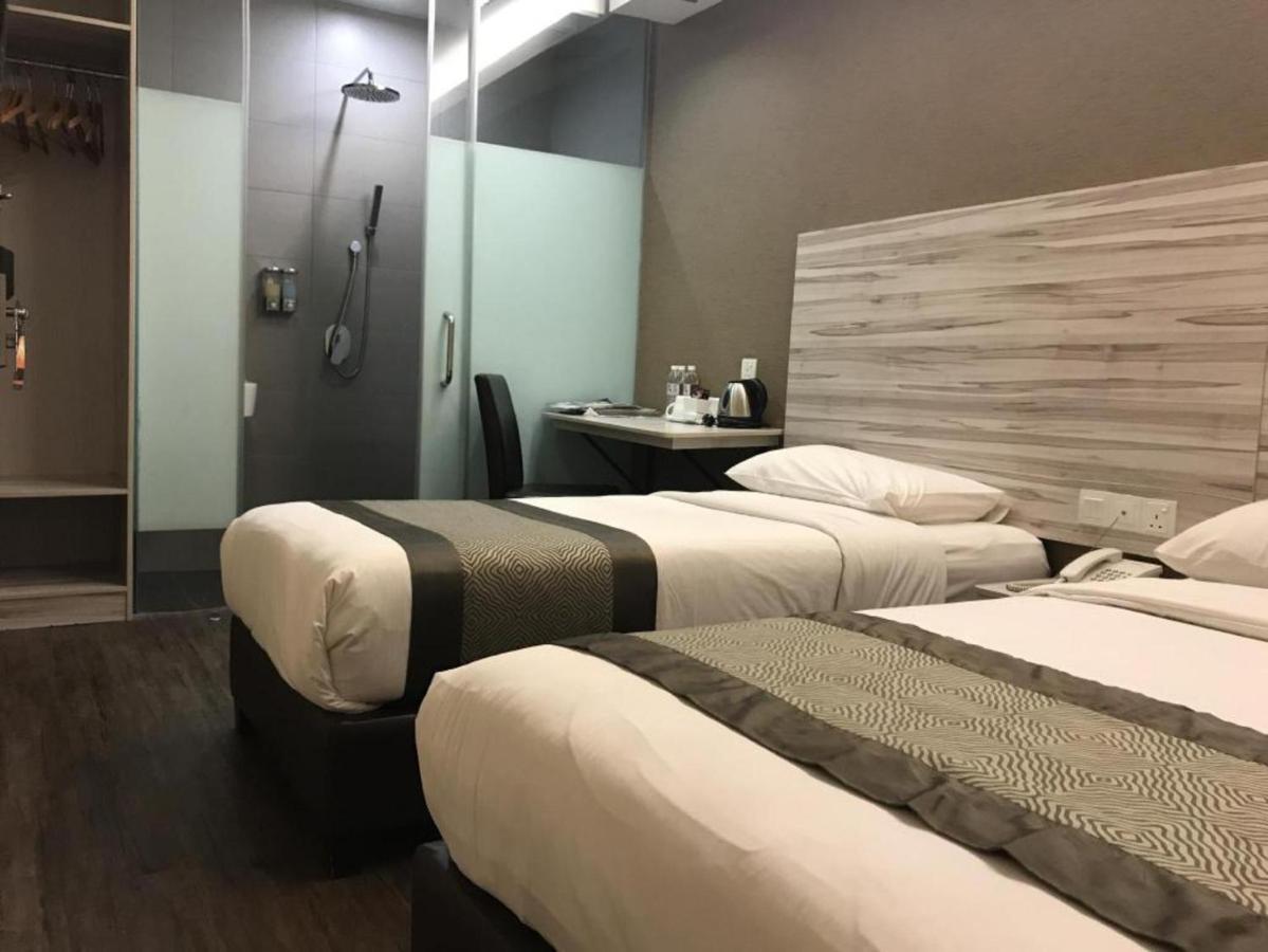 Hotel Austin Paradise - Taman Pulai Utama Секудаи Экстерьер фото