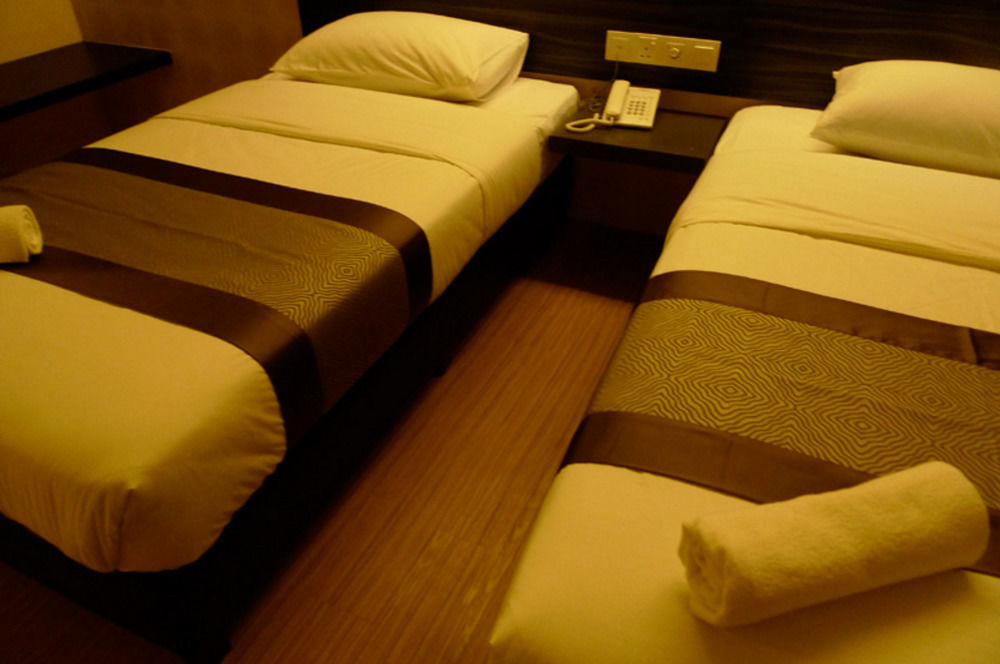 Hotel Austin Paradise - Taman Pulai Utama Секудаи Экстерьер фото