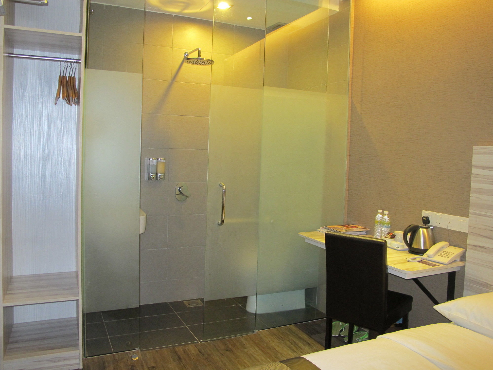 Hotel Austin Paradise - Taman Pulai Utama Секудаи Экстерьер фото