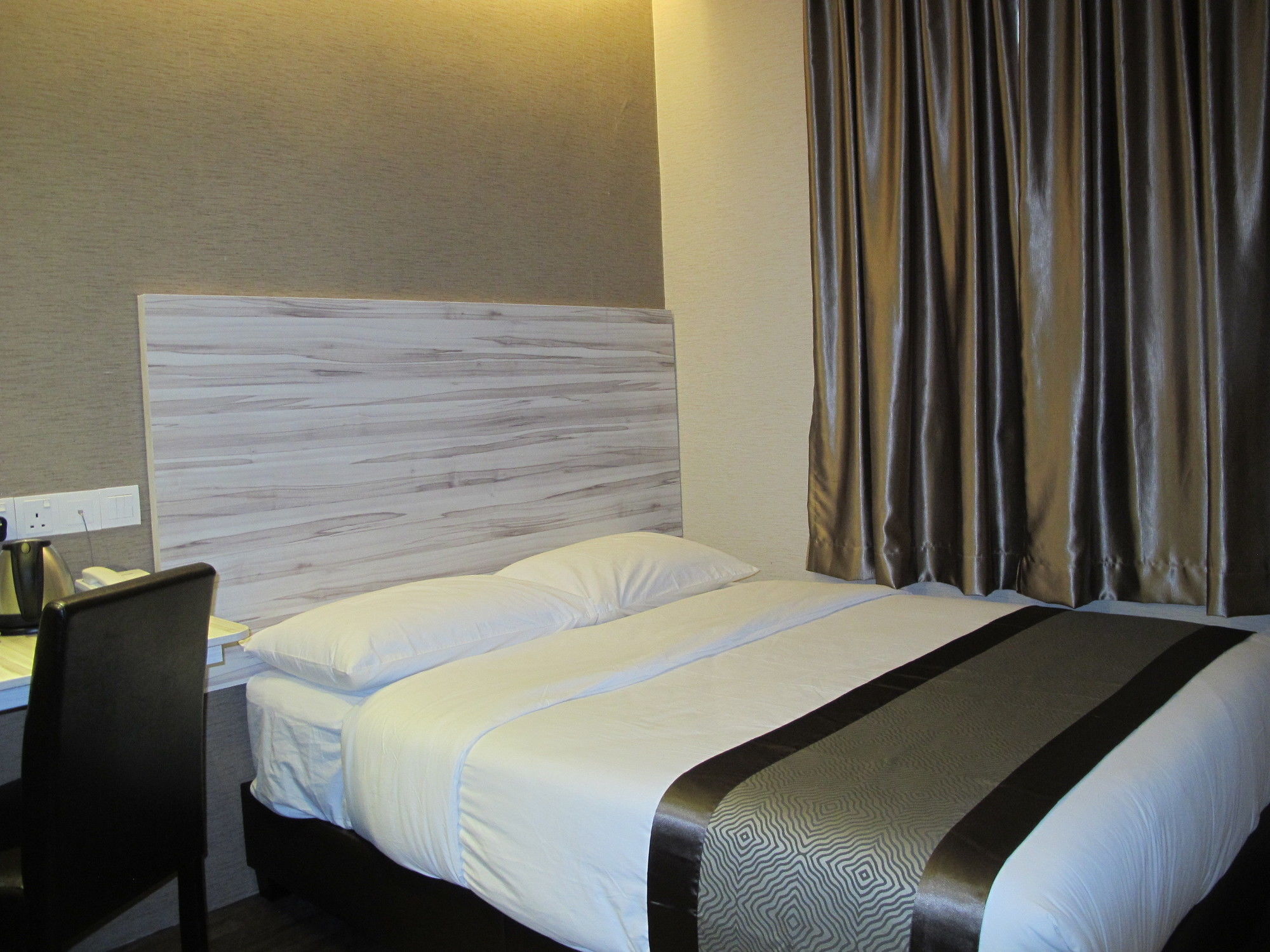 Hotel Austin Paradise - Taman Pulai Utama Секудаи Экстерьер фото